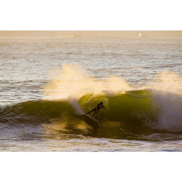 Jon Garai o cómo hacer un carving como dios manda #surf #surfphotography #getxo